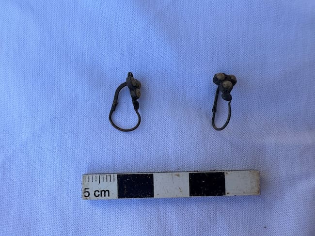 Objetos que se han encontrado en las excavaciones de las fosas de la Guerra Civil
