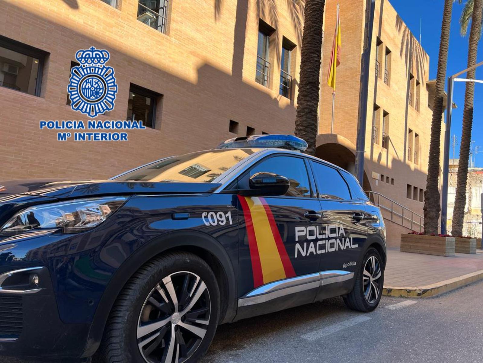 Coche de la Policía Nacional en Orihuela (Alicante)