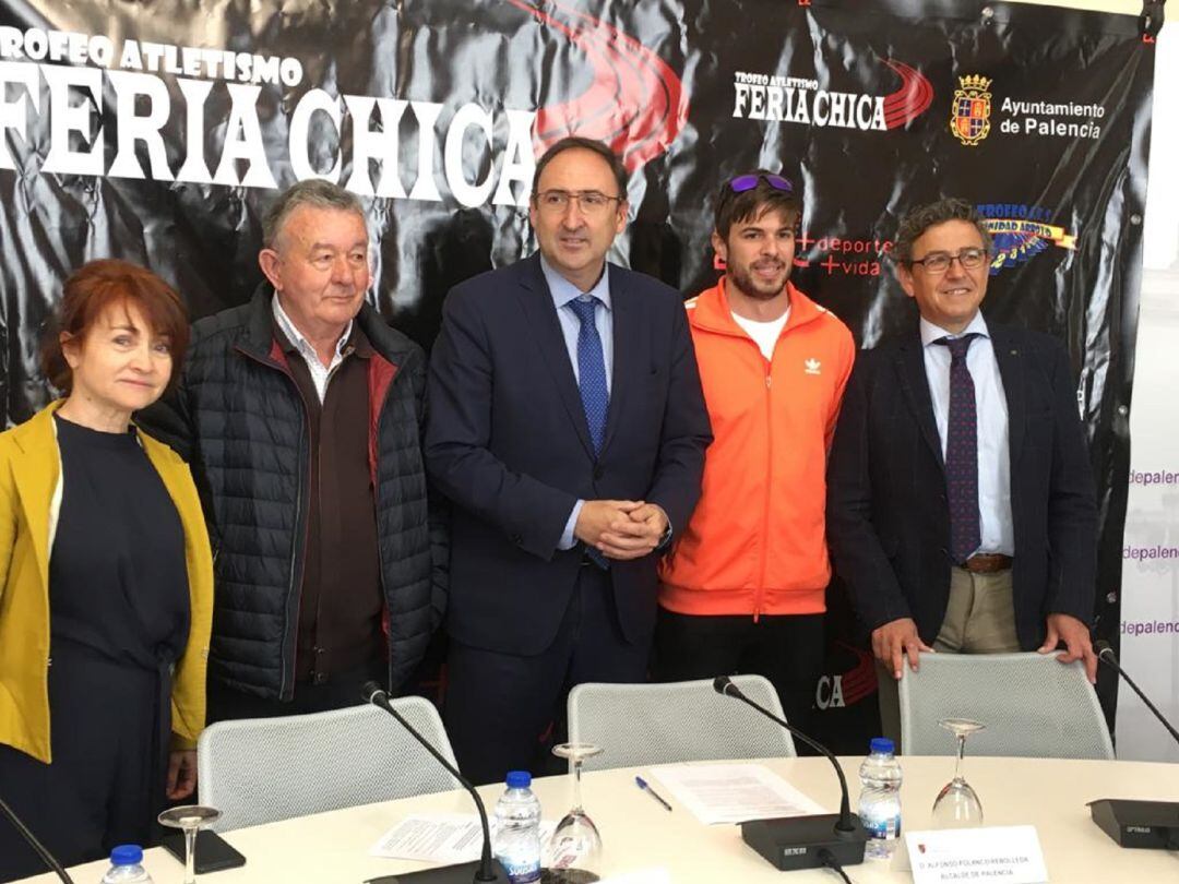Presentación del torneo con el atleta Óscar Husillos