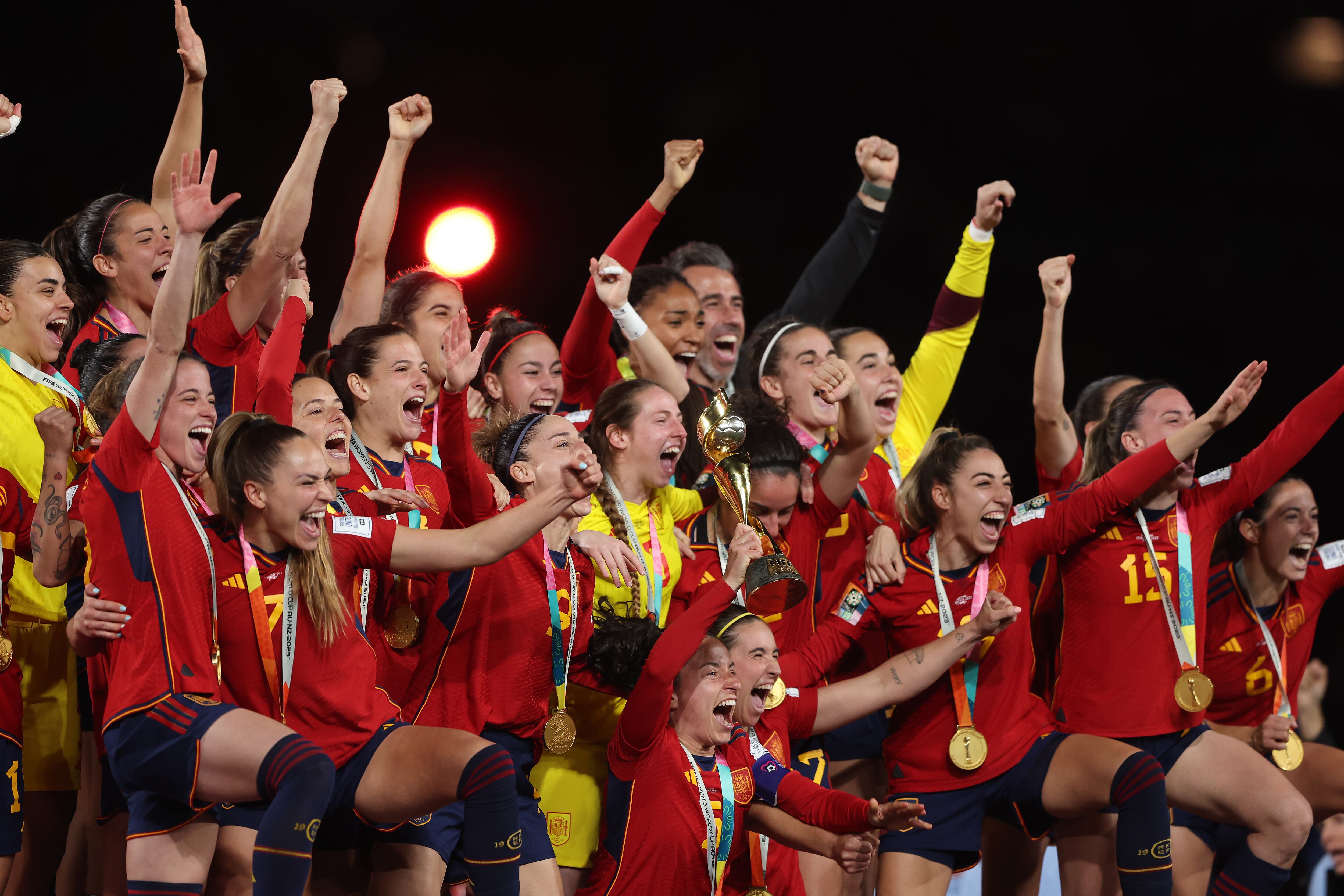 Las jugadoras de la selección española celebran el Mundial conseguido en Australia