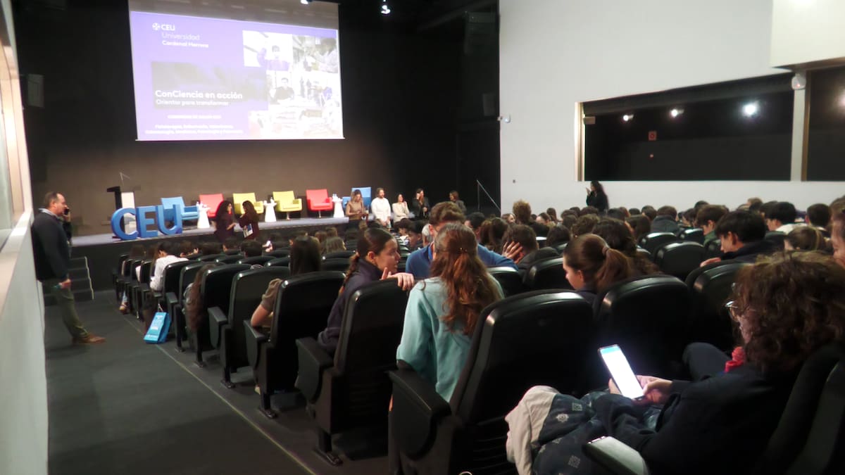 El CEU de Elche acoge el Primer Congreso de Salud para preuniversitarios con más de 350 jóvenes
