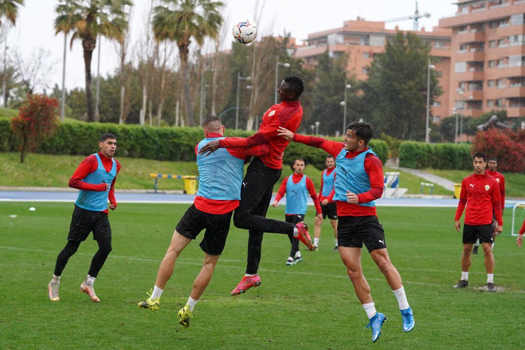 La plantilla tiene que dar un paso al frente ante el Espanyol.