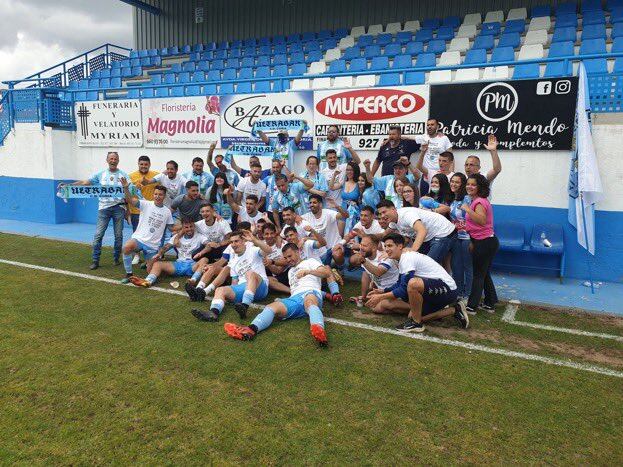El Coria celebra su pase al play-off tras ganar al Mensajero