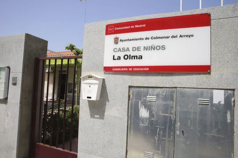 Entrada de la Casa de Niños-Escuela Infantil La Olma, situada en la calle Guillermo Bonet