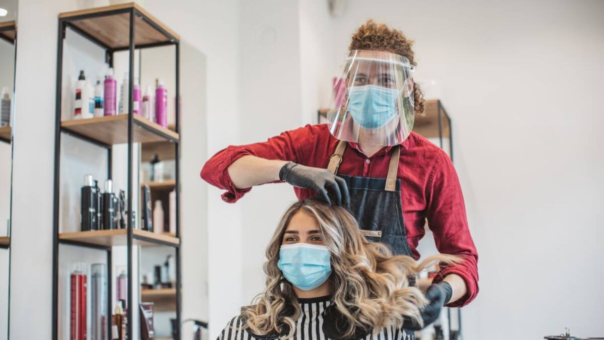 Concentración en Ponferrada de los propietarios de salones de belleza para reclamar un IVA reducido