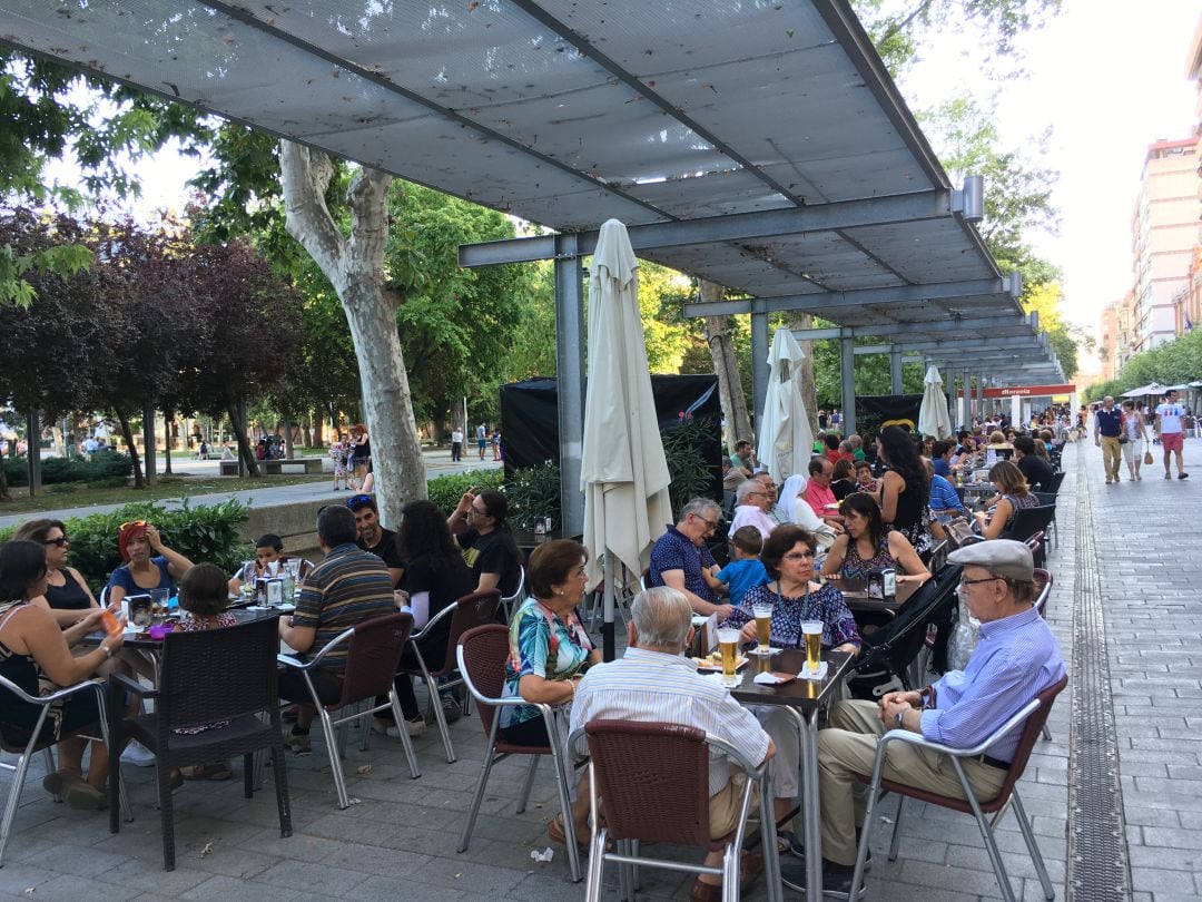 Imagen de archivo de una terraza en Palencia