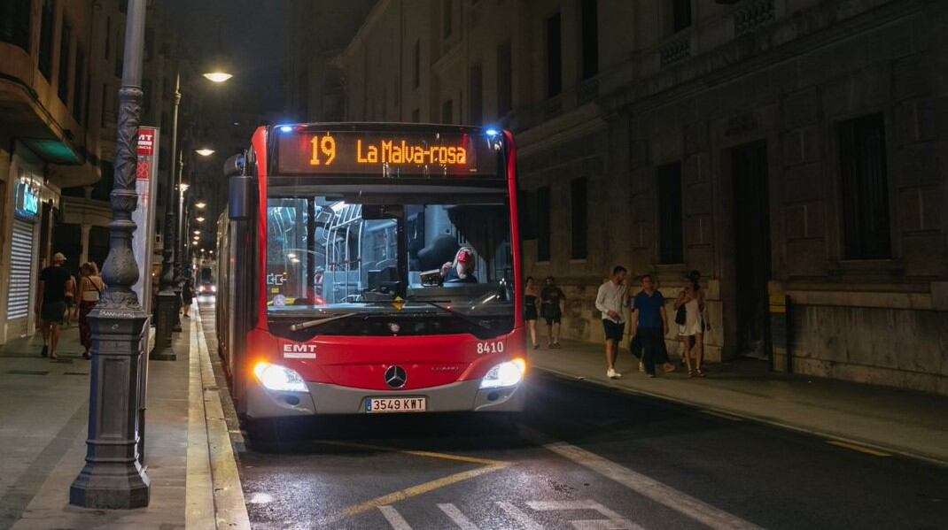 Un autobús de la EMT