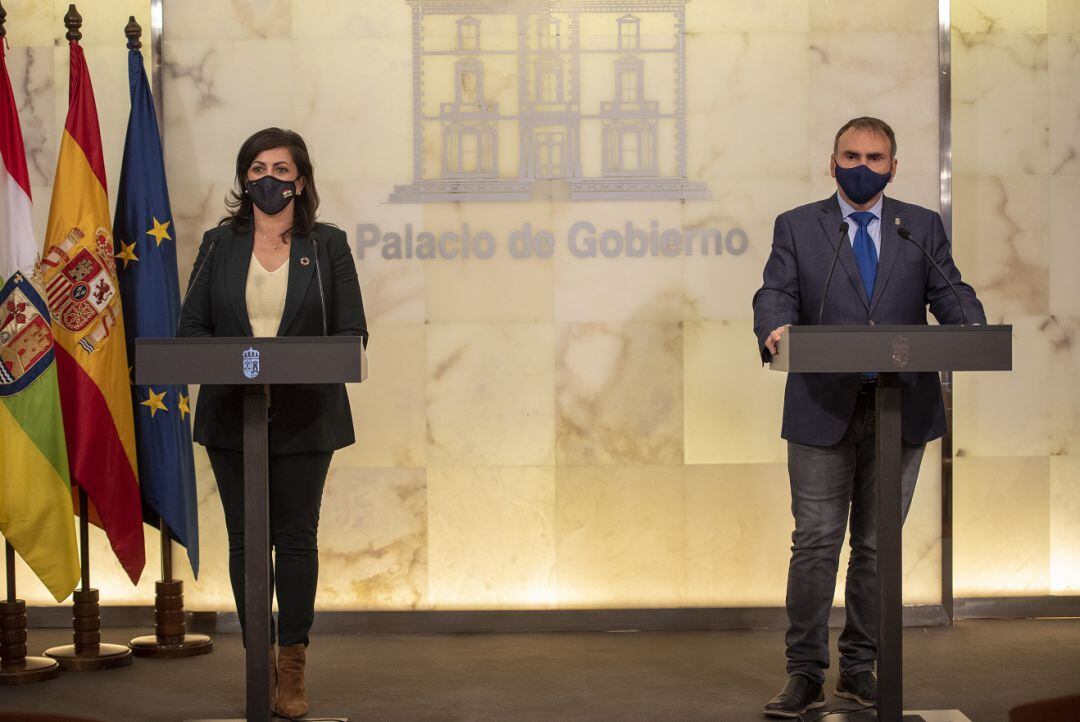 Concha Andreu y José Ignacio Castresana, durante la presentación del plan.