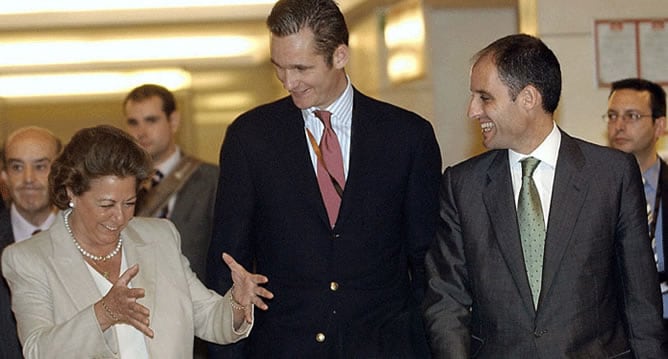 El expresidente Camps y la alcaldesa de Valencia, Rita Barberá, junto a Iñaki Urdangarin en una foto de archivo