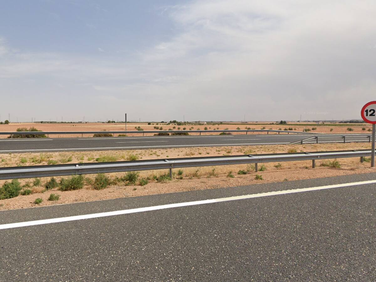 Un hombre de 79 años fallece tras ser atropellado por un turismo en la A-43