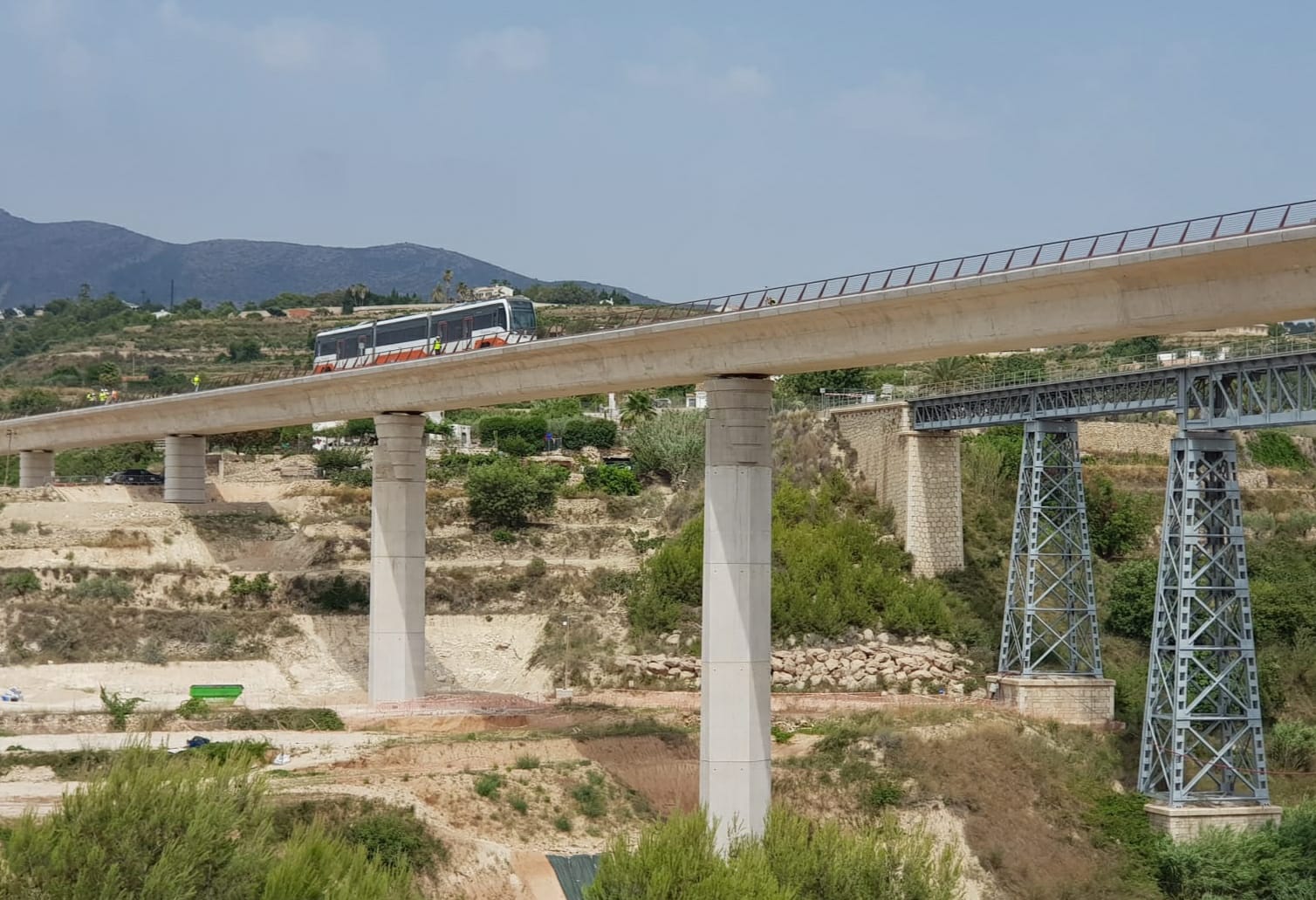 Pruebas de carga en el nuevo viaducto sobre el barranco del Quisi en Benissa.