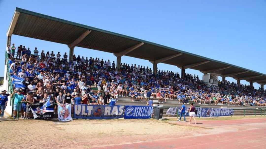 Aficionados del Xerez DFC este domingo en el Navarro Flores 