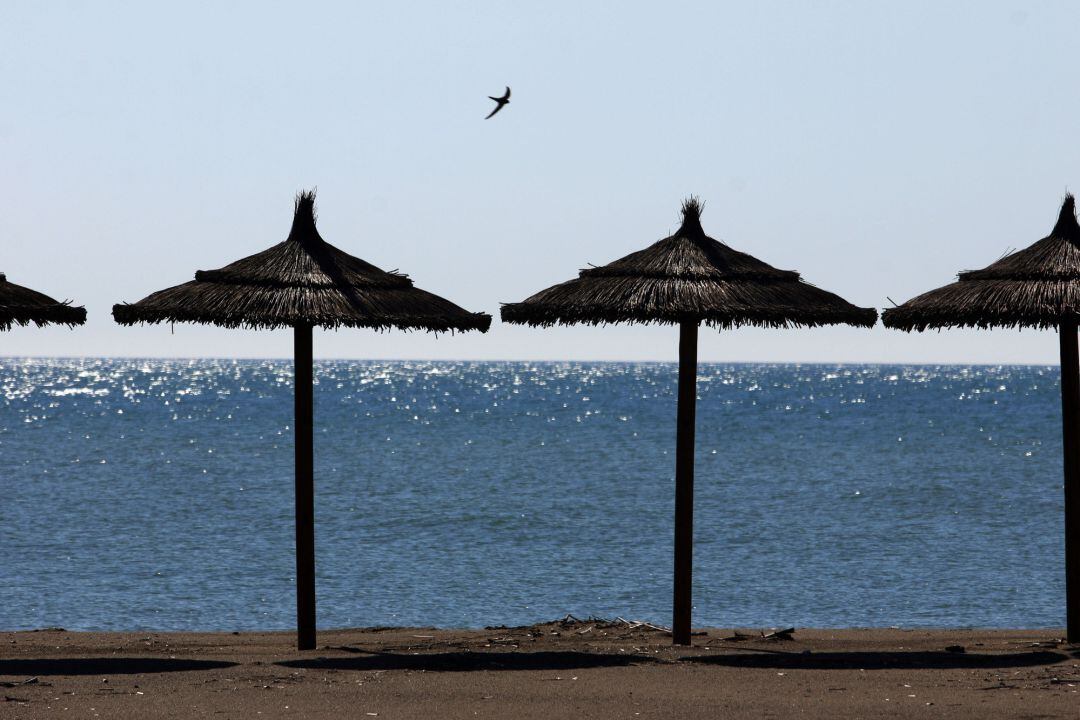 Playa Playamar en Torremolinos donde se encuentra cerrada debido al decreto de Estado de Alarma por el COVID-19. 