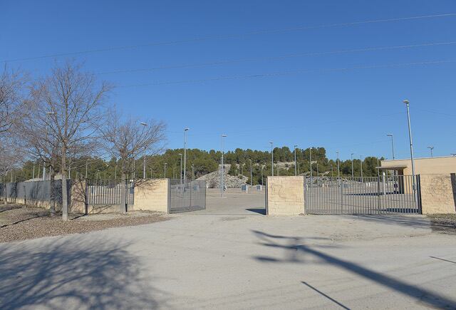 El Ayuntamiento ha culpado a la negativa de los feriantes a presentar propuestas que se adecuasen a la normativa