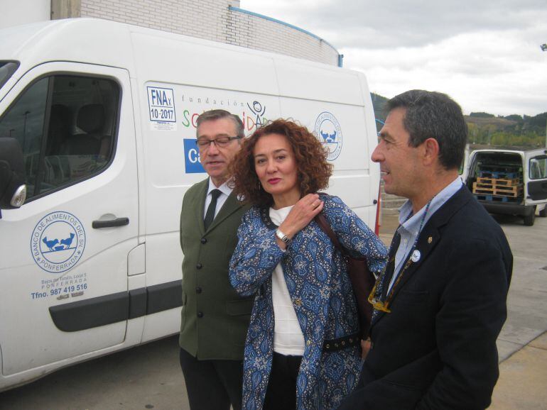 La alcaldesa visita las instalaciones que el Banco de Alimentos tiene en la actualidad en el Toralín