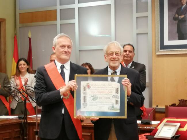 David L. Simon, Hijo Adoptivo de Jaca