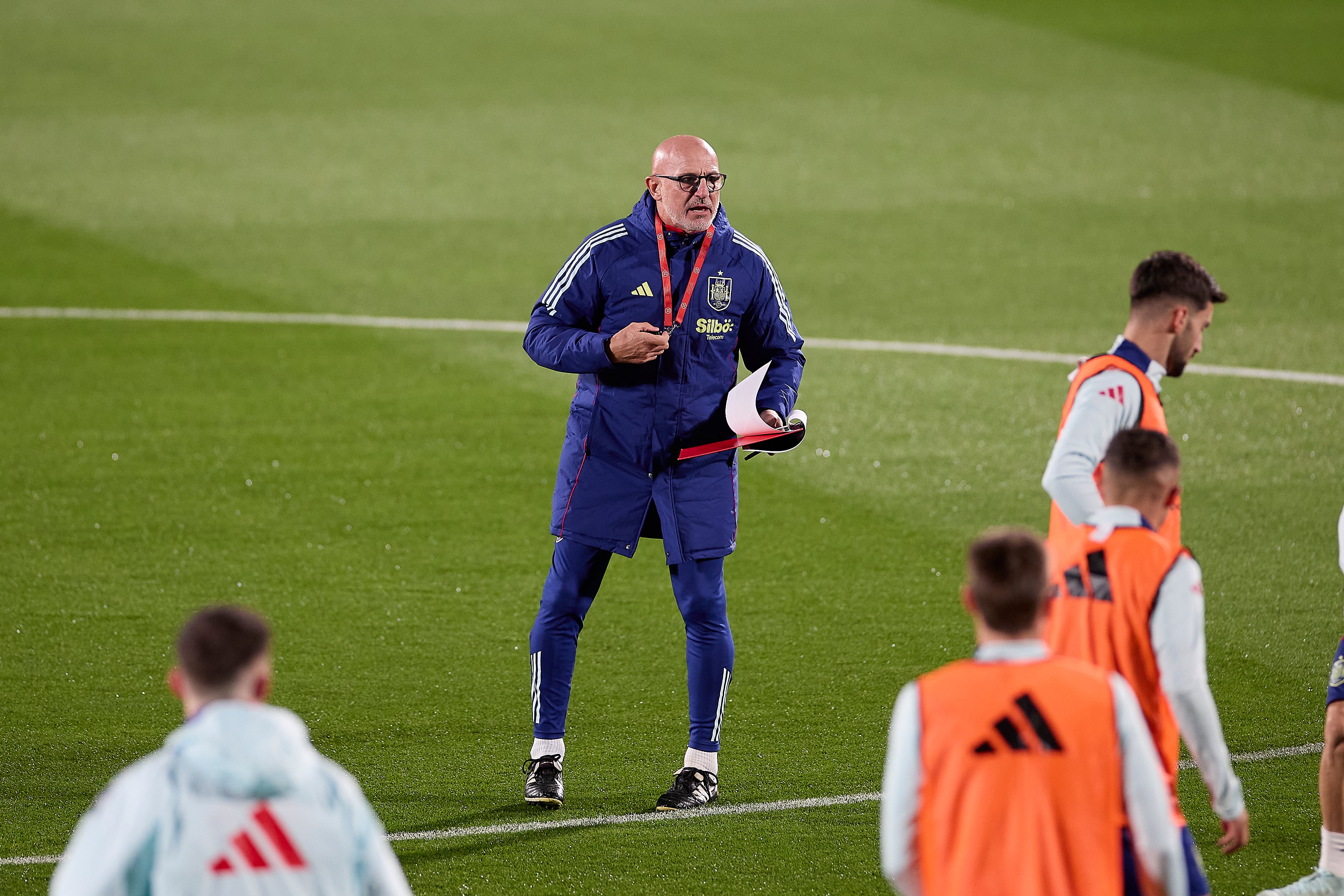 Luis de la Fuente, durante un entrenamiento en Las Rozas (Titone/SOPA Images/LightRocket via Getty Images).