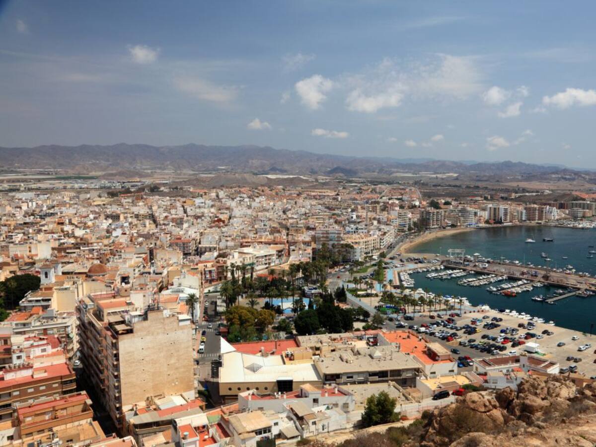Águilas elimina plazas de aparcamiento para que los peatones puedan mantener la distancia de seguridad