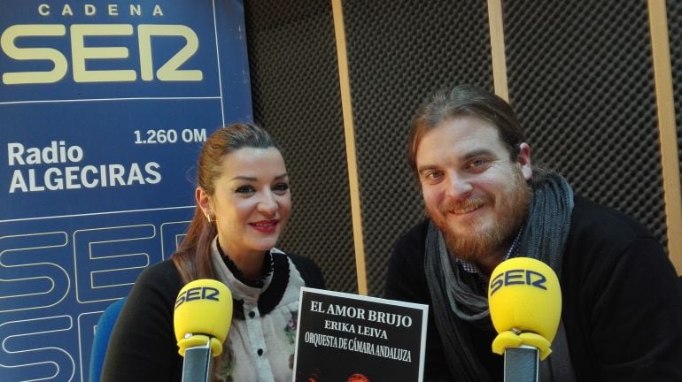 La cantante Erika leiva y el director de la Orquesta de Cámara Andaluza Alejandro Galindo.