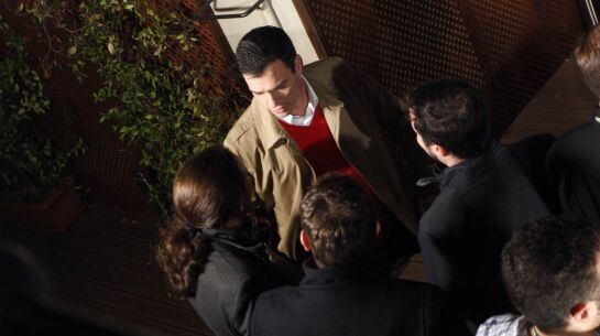 Pedro Sánchez (PSOE), Albert Rivera (Ciudadanos), Pablo Iglesias (Podemos) y Alberto Garzón (IU) charlan en la terraza del Círculo tras participar en el especial elecciones de la SER.