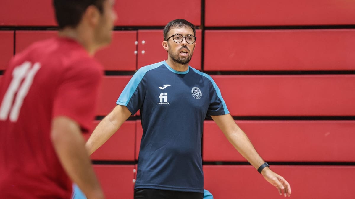 El Nueva Elda sigue confiando en David García para comandar su primera plantilla