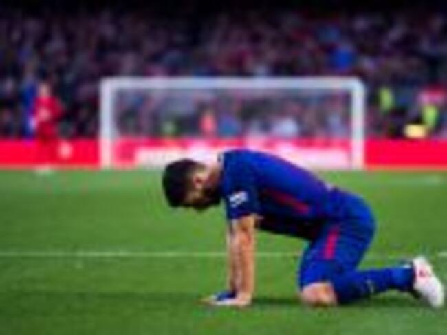 BARCELONA, SPAIN - FEBRUARY 11: Luis Suarez of FC Barcelona reacts during the La Liga match between Barcelona and Getafe at Camp Nou on February 11, 2018 in Barcelona, Spain. (Photo by Alex Caparros/Getty Images)