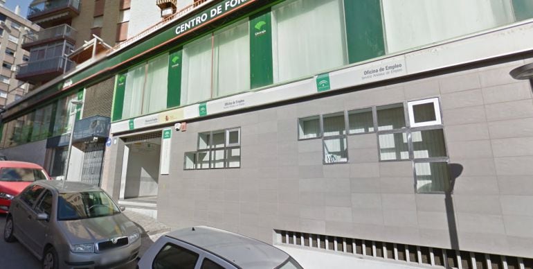 Fachada de la oficina de empleo en Jaén.