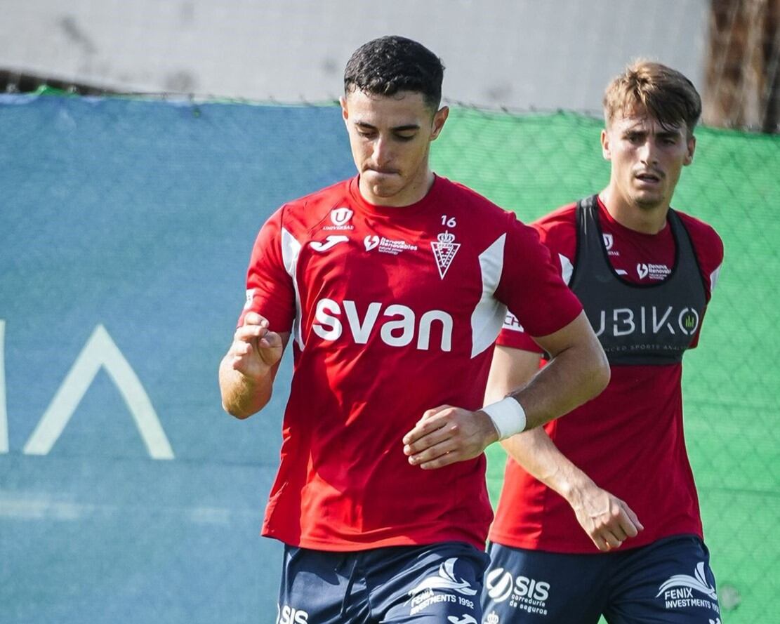 Antonio David Moreno durante un entrenamiento del Real Murcia.