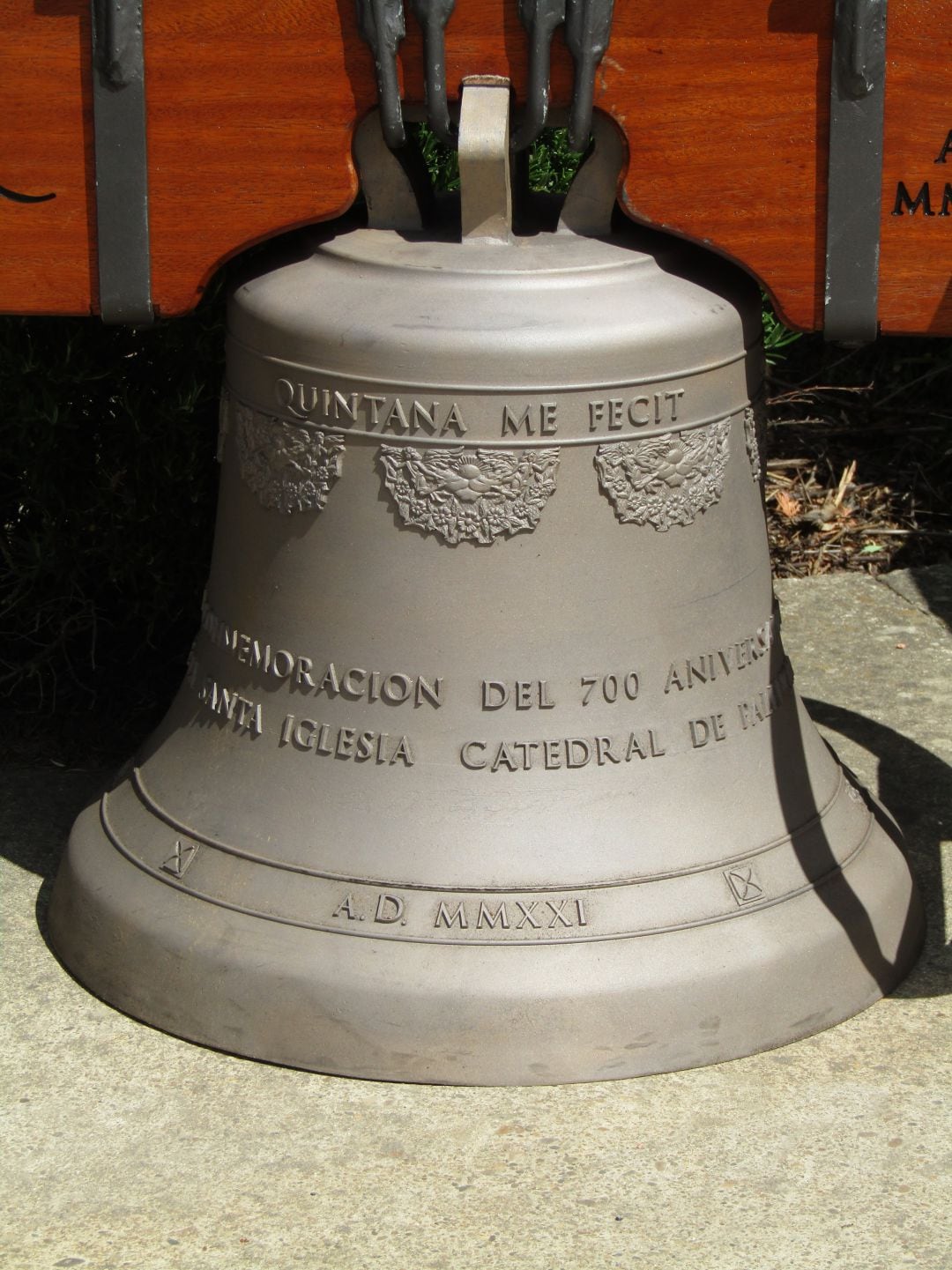 En la imagen una de las campanas de la Catedral de Palencia que han sido restauradas