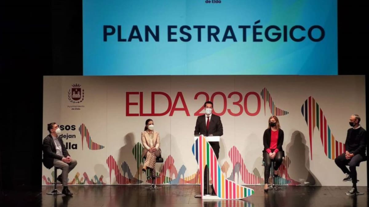 Clarisa Ramos, profesora UA: "Elda debe trabajar no solo desde lo que hace falta sino desde lo que tiene"