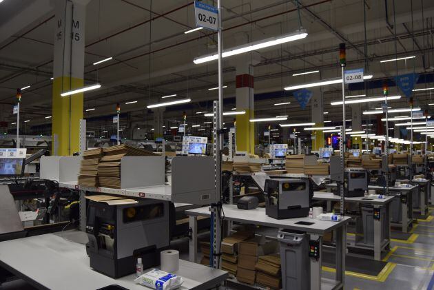 Amazon estrena su nueva planta robotizada de Murcia