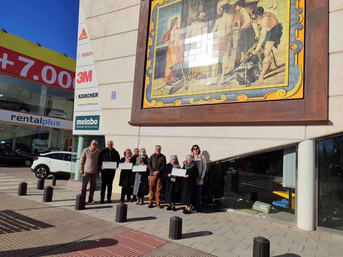 Durán Ferretería muestra un año más su "solidaridad por kilos"