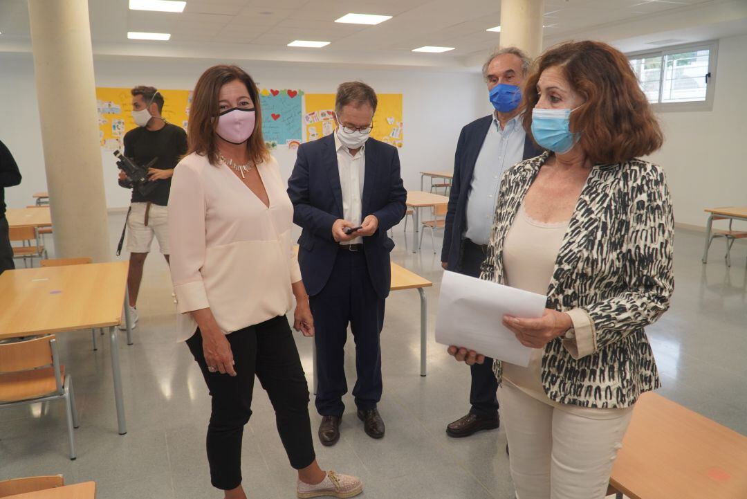 Visita de la presidenta y el conseller de Educación al centro