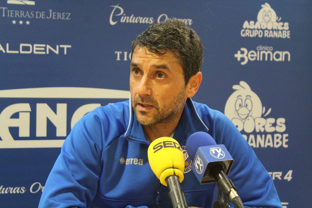 Pepe Masegosa durante la rueda de prensa del viernes en Chapín