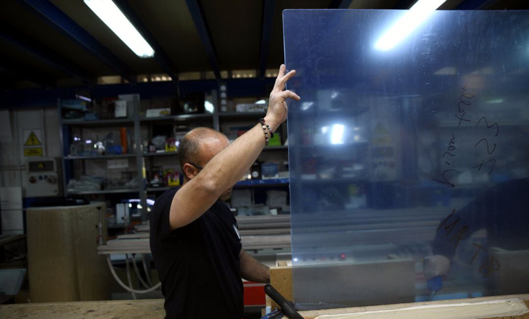 Les comandes no paren de créixer i alguns fabricants de mampares admeten que estan desbordats 