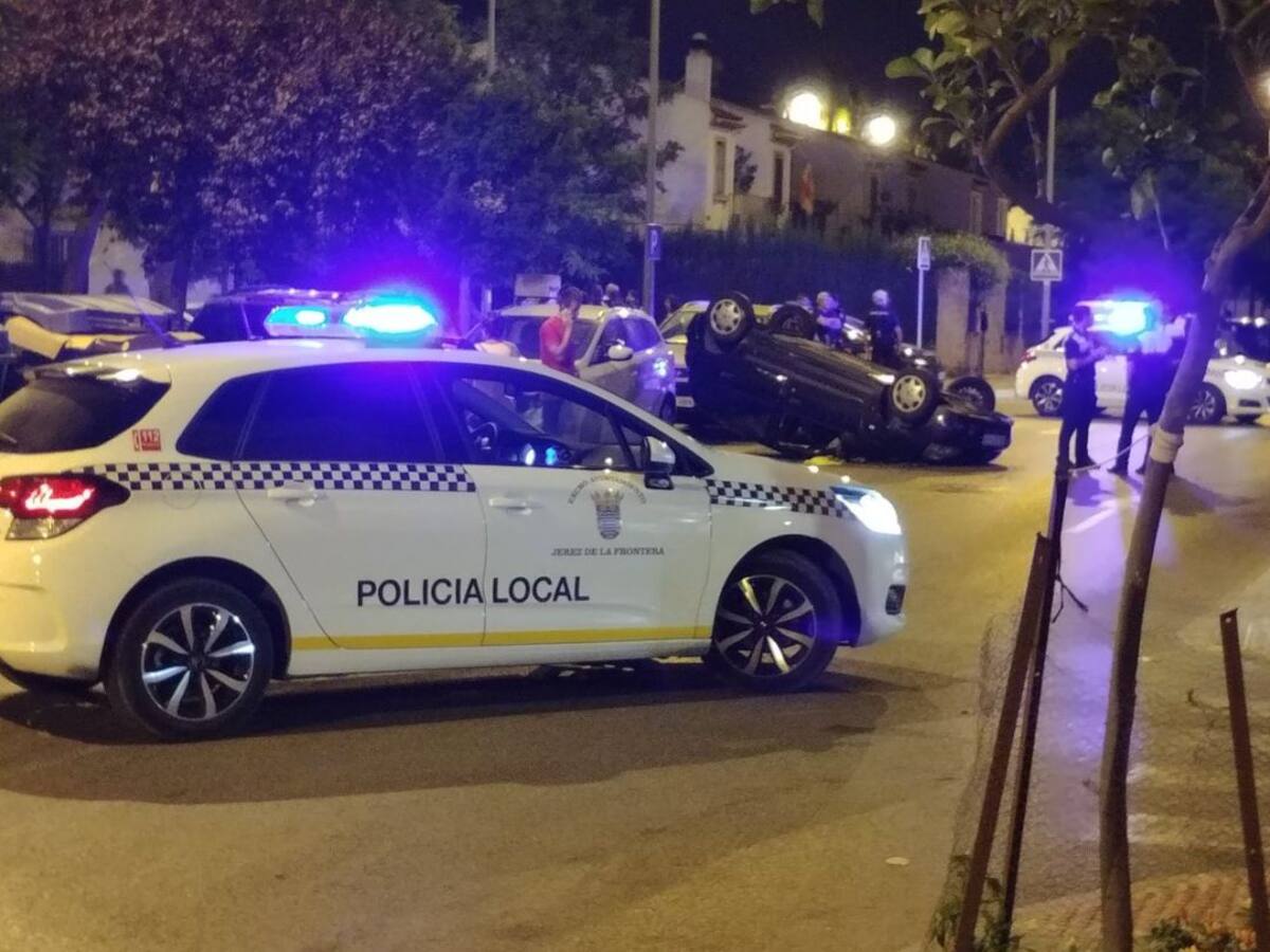 Dispositivo especial de seguridad en Jerez en la noche de Halloween