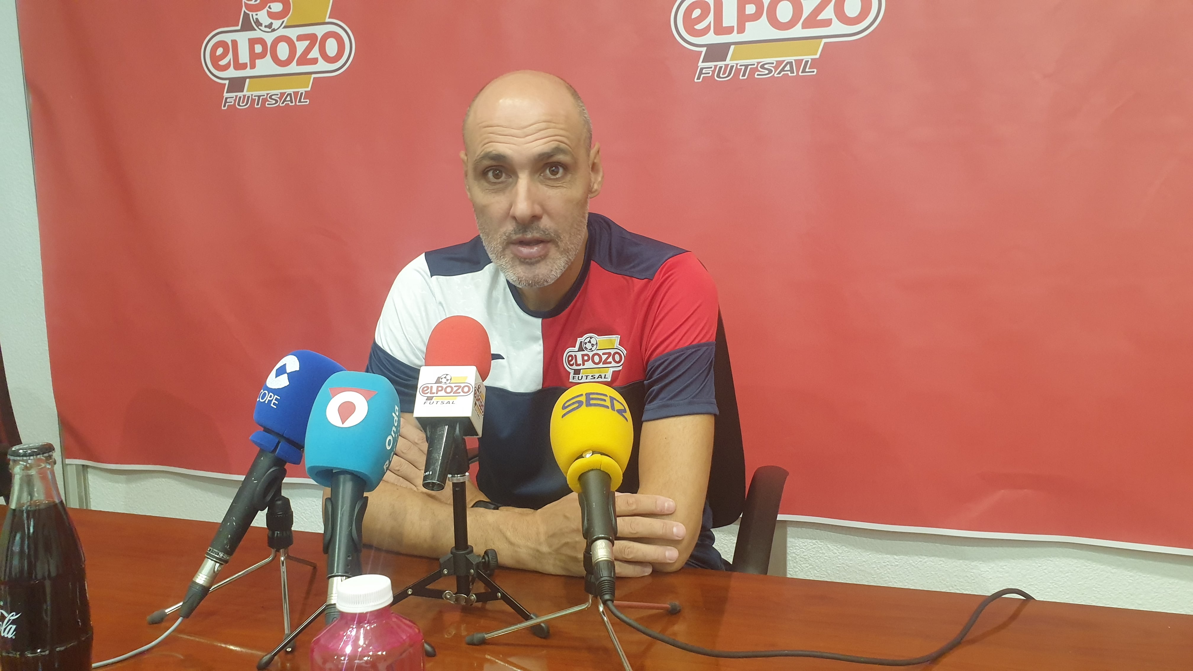 Javi Rodríguez en la sala de prensa del Palacio