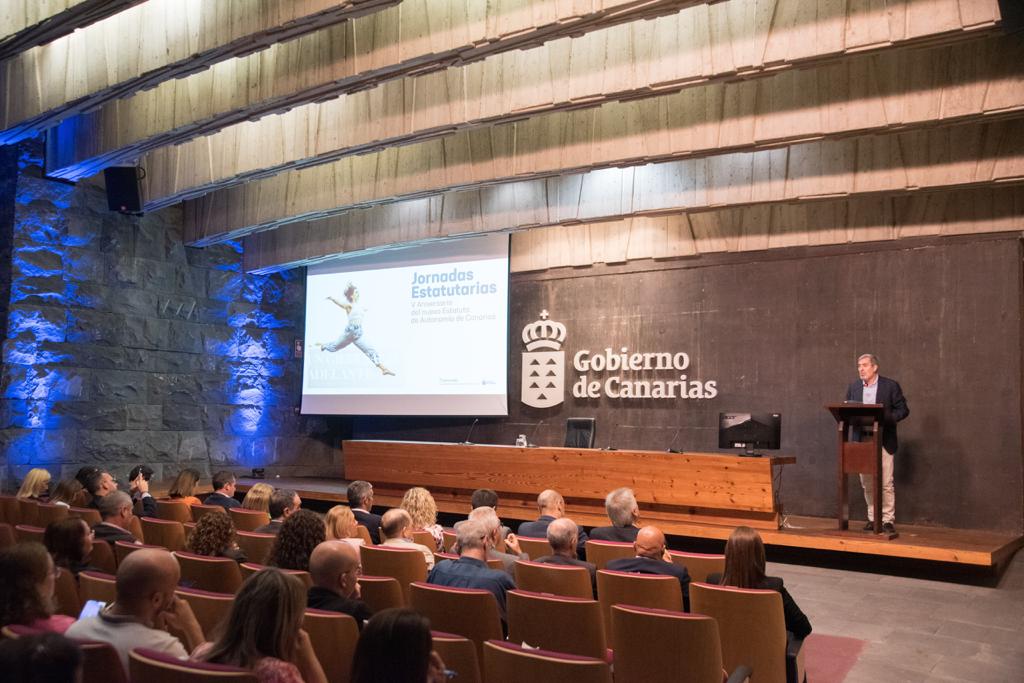 Fernando Clavijo, presidente del Gobierno canario, en la presentación de las Jornadas Estatutarias en la sede de Presidencia de Santa Cruz de Tenerife