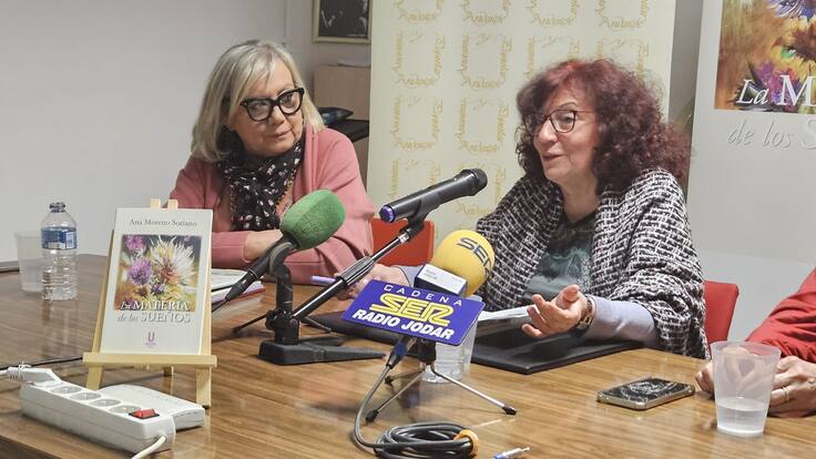 Presentación del poemario ‘La Materia de los Sueños’ de Ana Moreno Soriano, para iluminar el mundo