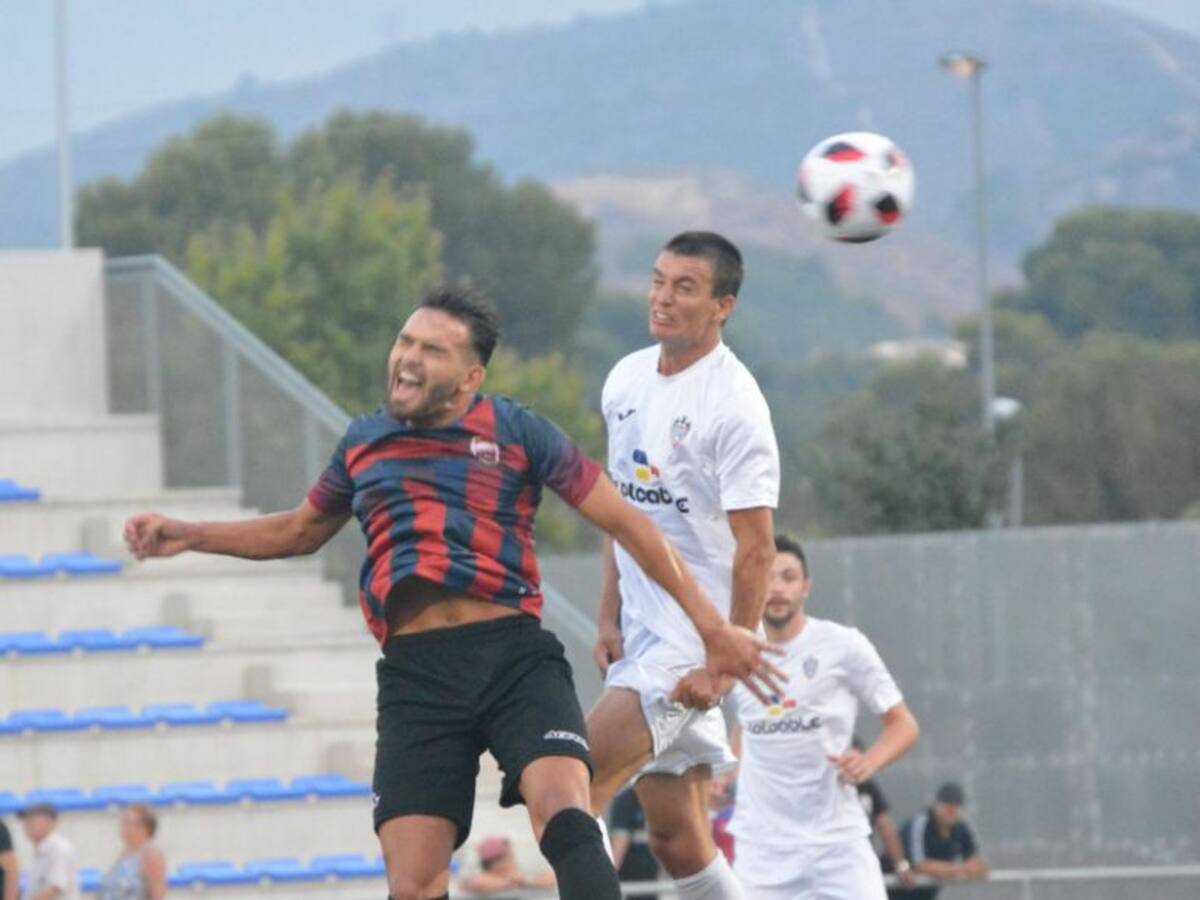 El Eldense se diluyó tras el descanso (1-2)