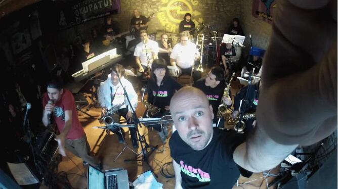 Grabación de la canción para el documental de los 25 años del Gaztetxe