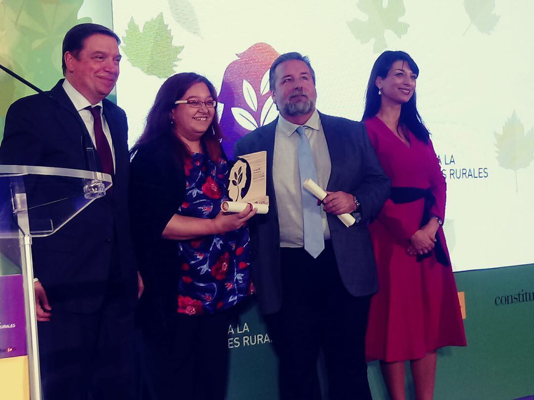 El ministro Luis Planas con María Eugenia Vílchez y Francisco José Román.