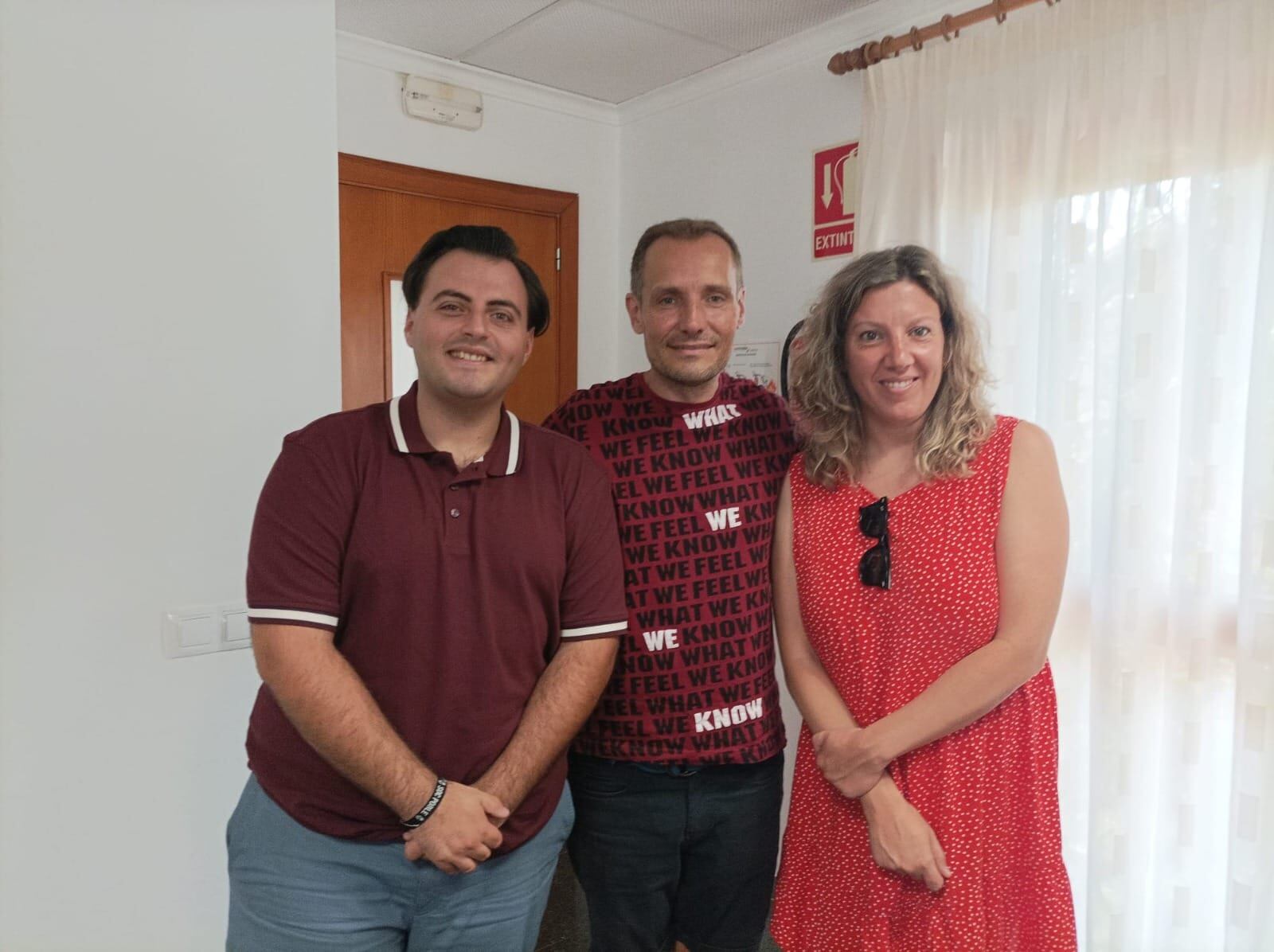 Los AODLs con el alcalde de Montesa, Hèctor Barbera. Foto: Ayuntamiento de Montesa