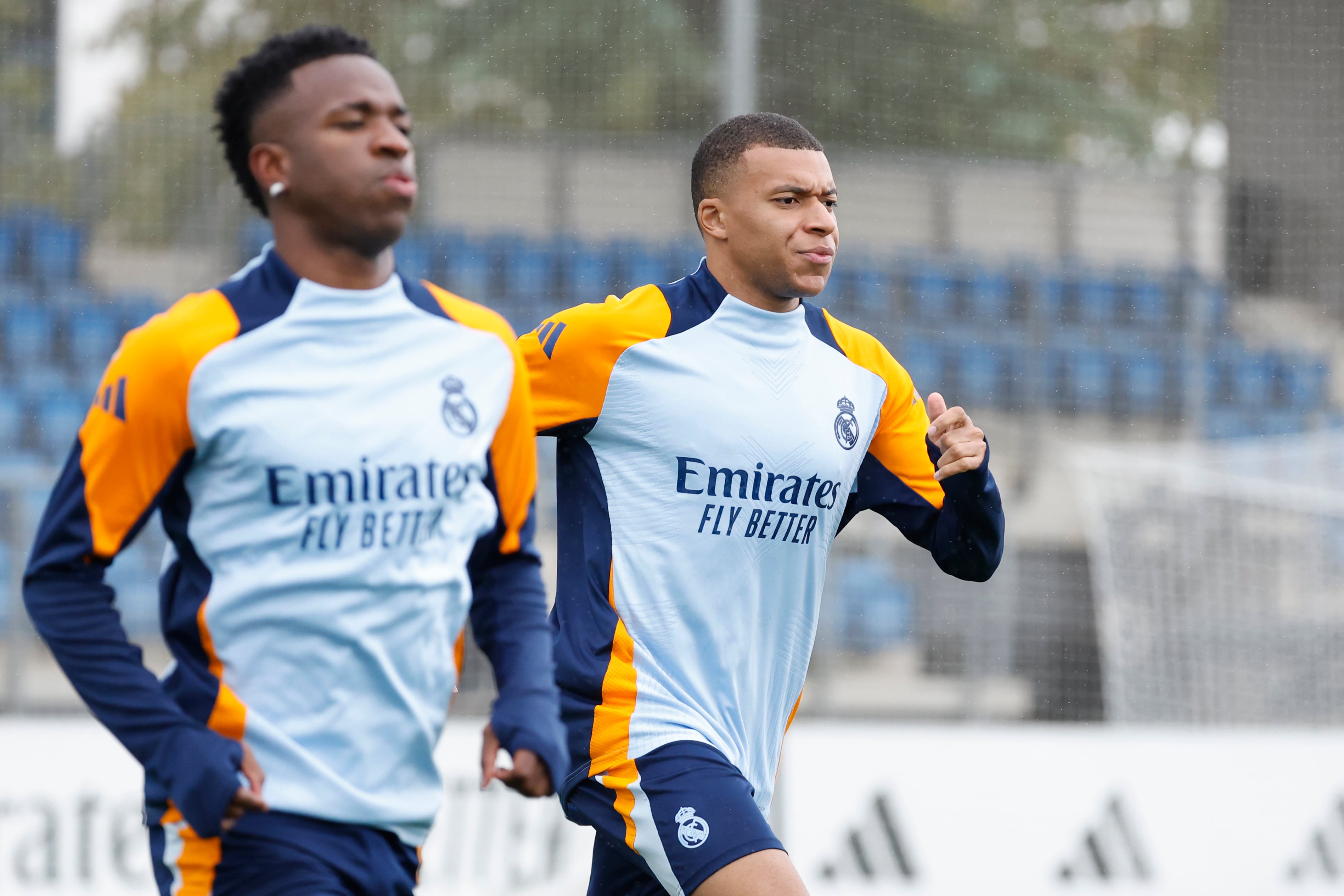 Vinicius Júnior y Kylian Mbappé en un entrenamiento con el Real Madrid