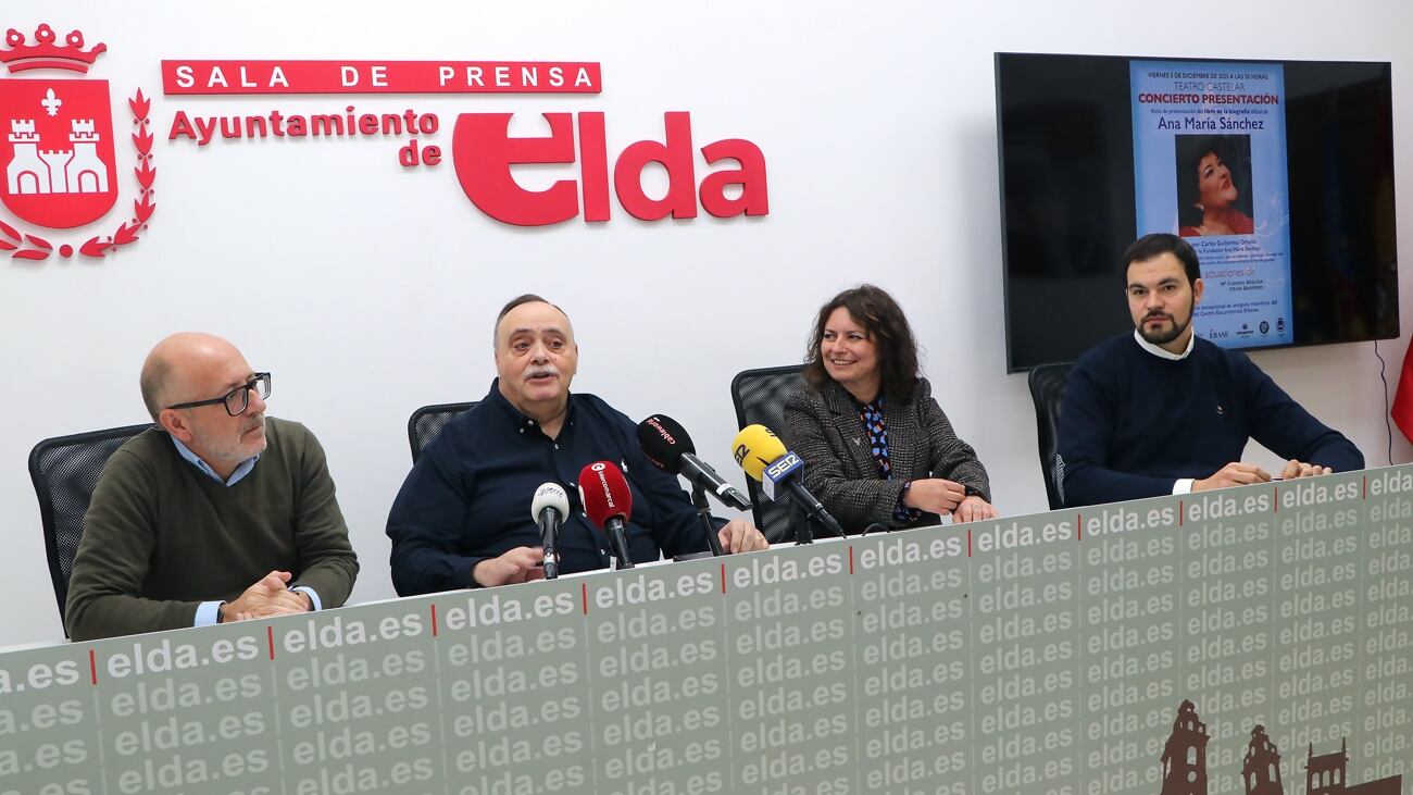 La obra, escrita por Carlos Ortuño junto a Érase Biografías, pretende dar a conocer no solo la trayectoria artística de la soprano