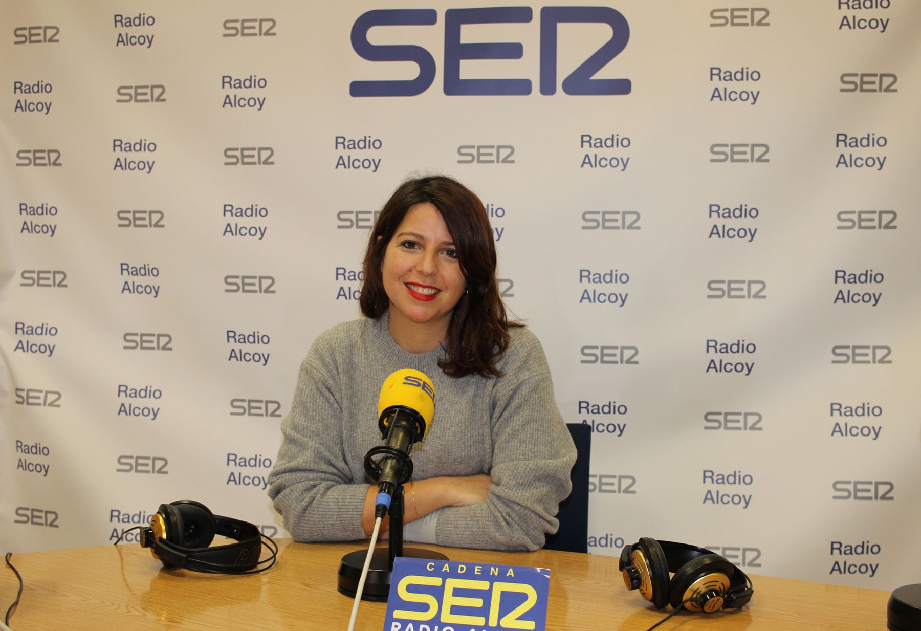 Rosana Antolí, en l&#039;estudi central de Radio Alcoy