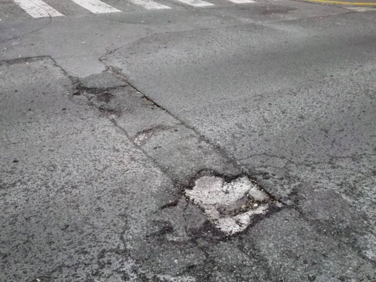 Ilicitanos por Elche exige la reparación del asfaltado de distintas calles de la ciudad