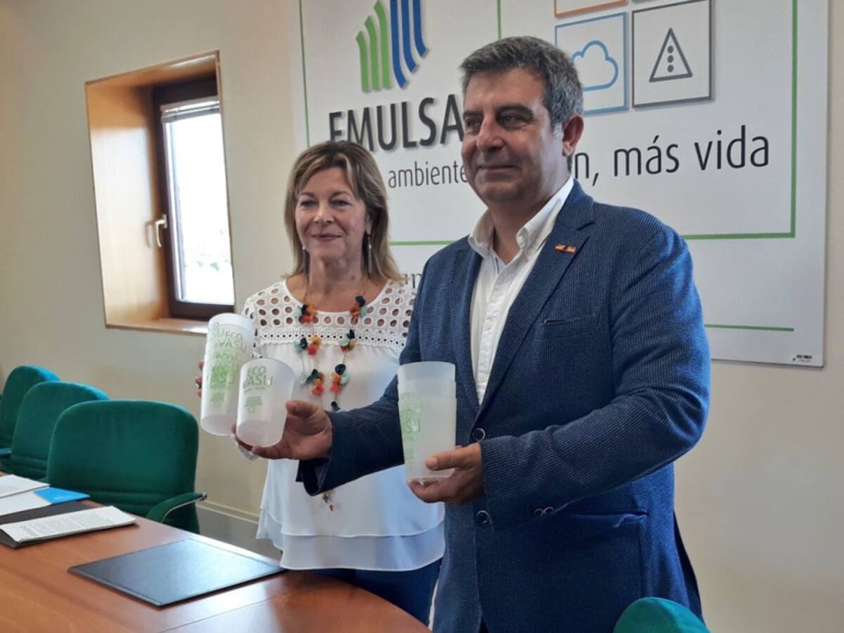 EMULSA quiere fomentar el uso de vasos reutilizables en fiestas