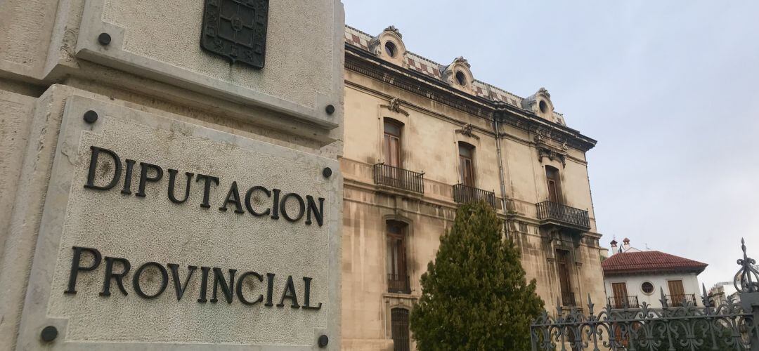 Entrada principal al Palacio Provincial.