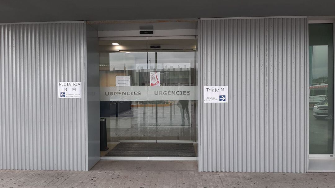 Puerta de Urgencias del hospital Francesc de Borja 